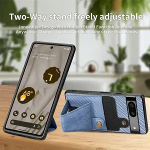 Vue détaillée de la coque de téléphone texturée bleue avec béquille et porte-cartes.