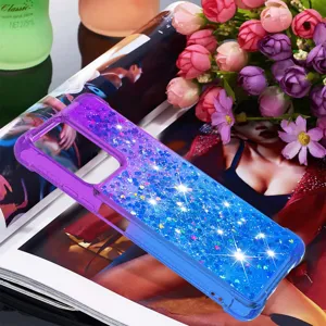 Detailweergave van glitter drijfzand telefoonhoesje, glanzende beschermhoes.
