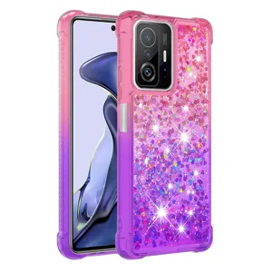 Hoesje met kleurverloop glitters vloeistof en valbescherming op de vier hoeken.