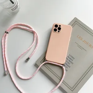 Siliconen crossbody telefoonhoesje met verstelbaar koord en zachte beschermende cover.