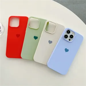 Coque de téléphone mate en silicone avec motif de petit coeur, protection antichoc.