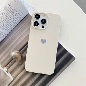 Coque de téléphone mate avec design de cœur mignon compatible iPhone, protection dos.