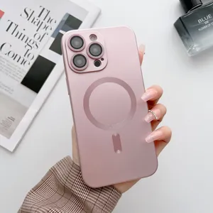Coque de téléphone magnétique métallique rose pour iPhone compatible avec charge MagSafe.