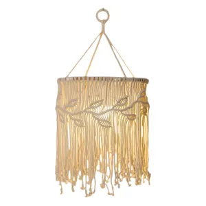 Handgemachte Makramee Baumwollseil Hängelampe Schirm mit langen Fransen für Boho Schlafzimmer Dekor.