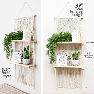 Étagère murale en macramé tressé à la main avec deux planches en bois, style bohème.