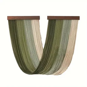 Boho geweven katoenen wandtapijt met houten lat, gradiënt groen voor thuisdecoratie.