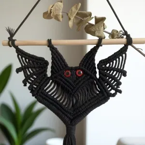 Handmade macrame bat wall hanging, black yarn bat decor for bedroom and Halloween party.