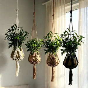 Handgemaakte macrame plantenhanger katoenen touw hangmand voor decoratieve bloempotten.