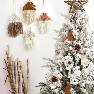 Adornos colgantes de árbol de Navidad de gnomo de macramé hecho a mano, decoración festiva.