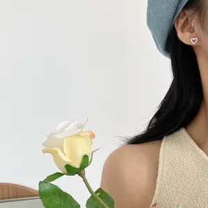 Silber Herz Ohrstecker minimalistischer süßer Schmuck für Damen Alltag Accessoire Geschenk