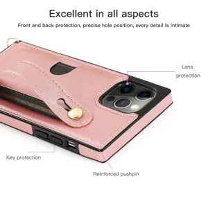 Roze lederen telefoonhoesje met kaarthouder polsband en camera lens bescherming.