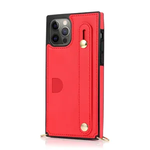 Rode lederen telefoonhoesje met kaarthouder en rieml lus voor dagelijkse bescherming.