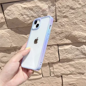 Gedetailleerd overzicht van het pastelkleurig telefoonhoesje met transparante achterkant.