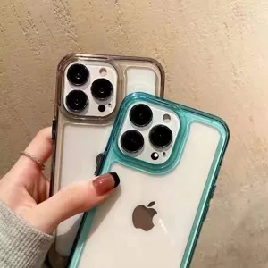 Détail de coque de téléphone en acrylique bicolore, dos transparent, protection.