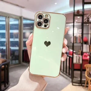 Detail mintgroene gegalvaniseerde telefoonhoes, schattig hartontwerp, zachte achterkant.