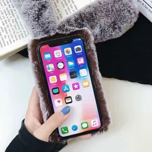 Pluche telefoonhoesje met konijnenoren, zachte winter warme beschermhoes voor iPhone 12 14 Pro Max.