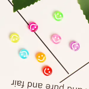 Perles smiley en acrylique coloree pour DIY bijoux faits main bracelets et colliers