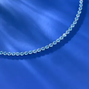 Silber hellblau Tennisarmband Detail, 4mm runde pavé glitzernde Zirkonia Steine elegantes Design.