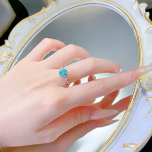 Eleganter 925 Silber erstellter Paraiba Turmalin Drei Stein Ring glitzernder Damenschmuck