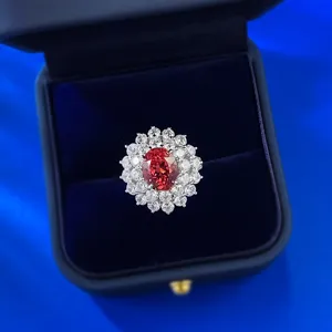 Exquisite Detailaufnahme des S925 Silber Padparadscha Rings mit einem doppelten Halo.
