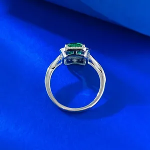 Detailaufnahme des S925 Silber Vintage Perlenrand grüne Edelstein Rings mit feiner Handwerkskunst.
