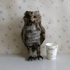 Realistic feather owl figurine static model animal photography props home decor ornament.