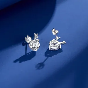 Orecchini a lobo con corna di cervo in argento e zirconi scintillanti, gioielli natalizi.