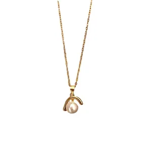 Elegante collana con ciondolo di perla placcata oro in argento sterling S925 per donna