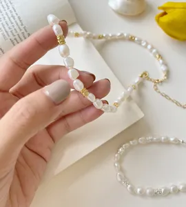 Élégante collier de perles d'eau douce baroques avec des entretoises dorées pour femmes