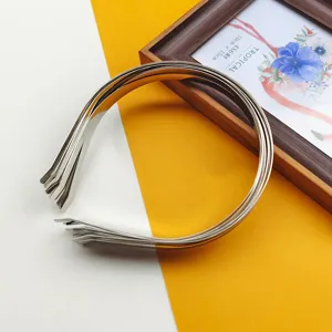 Metal headband blanks detail shot, silver color DIY hair hoop accessories for crafts.