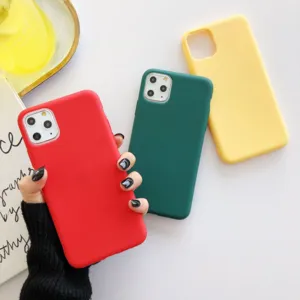 Einfarbige Silikon Handyhülle matte weiche Schutzhülle kompatibel für iPhone Modelle.