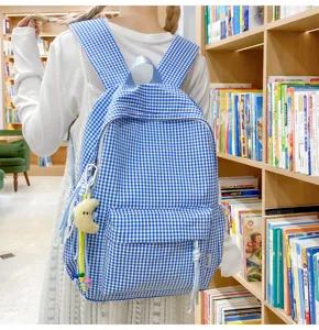 Blau weiß karierter Rucksack große Kapazität Freizeit Reise Schulranzen süßer Anhänger