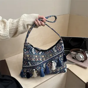 Bolso de hombro tejido de estilo étnico vintage con borlas, espacioso y elegante para diario.