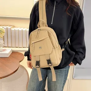 Casual nylon rugzak voor vrouwen en studenten, grote capaciteit dagelijkse reizen schooltas.