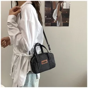Retro Damen Umhängetasche aus Jeansstoff, stilvolle kleine Tasche mit Henkel und Riemen.