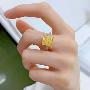 Anillo circonita amarilla corte princesa plata S925 pavé joyería boda mujer