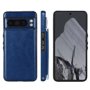 Detalle de la funda de cuero azul con tarjetero, función de soporte y recortes precisos.