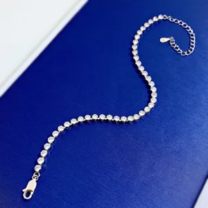 Elegante zilverkleurige tennisarmband met zirkonia stenen en handige verlengketting.