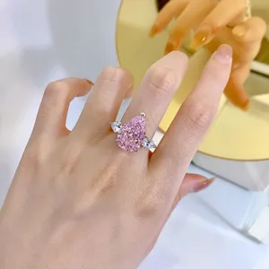 Lujoso anillo de plata 925 diamante sintético rosa talla pera, elegante joya de mujer.