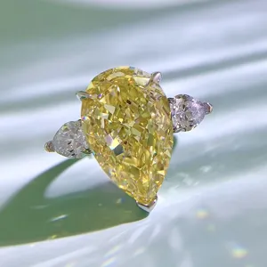 Bague éblouissante en argent 925 diamant carbone poire jaune style européen détail.