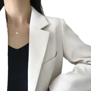 Chic gold small round pendant necklace for women, elegant clavicle chain fashion jewelry.