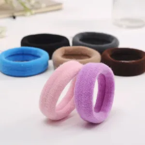 Set van kleurrijke elastische haarelastiekjes, zachte pluche scrunchies voor dagelijks haar.