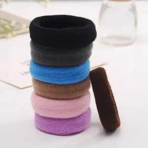 Kleurrijke set van elastische badstof haarelastiekjes, zachte haarbanden voor dagelijks gebruik.