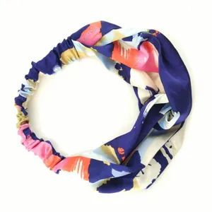 Stijlvolle kleurrijke abstract bedrukte satijnen knoop haarband voor vrouwen, elastisch.