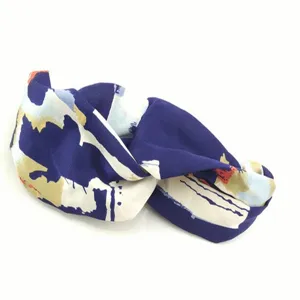 Blauwe abstracte bedrukte satijn elastische gedraaide haarband voor dames haaraccessoires
