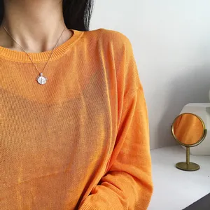 Silberne Münzen Anhänger Halskette Detailansicht, eleganter römischer Schmuck für Frauen.