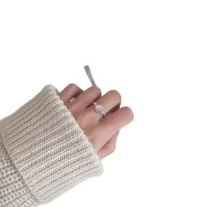 Anello aperto in pietra occhio di gatto argento per donna gioiello minimalista vista principale