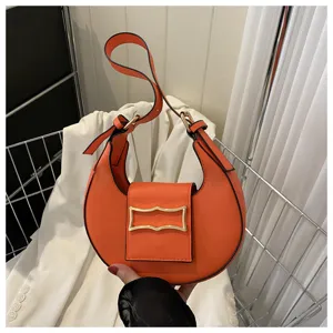 Orange crescent underarm bag, trendy fashion niche single shoulder crossbody bag for women details