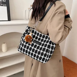 Black white houndstooth tote bag large capacity commuter shoulder bag with chain strap plush pendant
