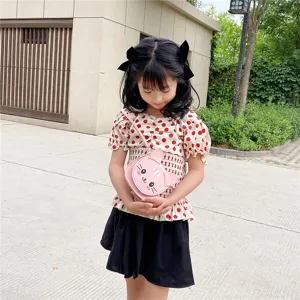 Cute pink cat crossbody bag detail, mini children shoulder accessory for daily wear.